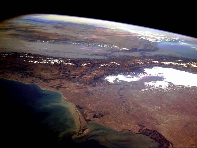 Earth seen from space (39 pics)
