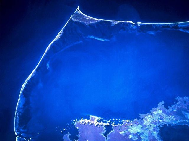 Earth seen from space (39 pics)