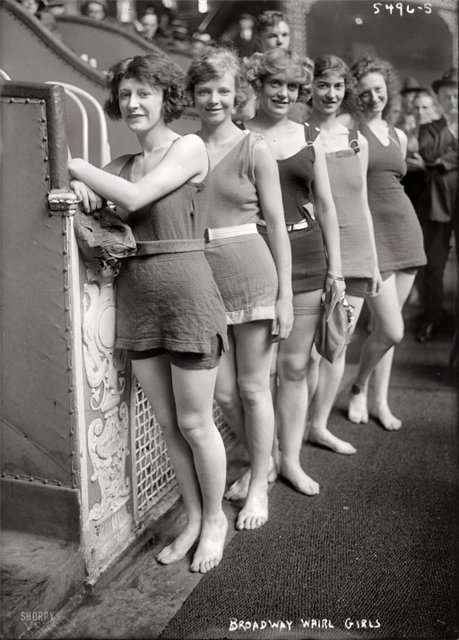 Beautiful girls from the past (53 photos)