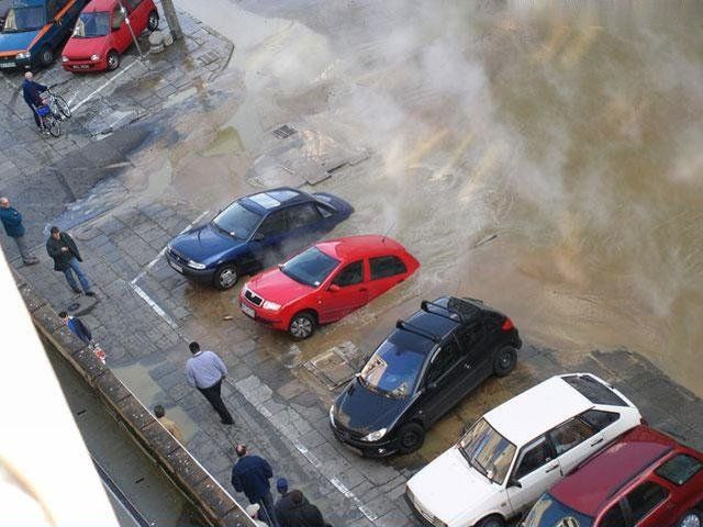 Another 2 drowned cars (6 pics)