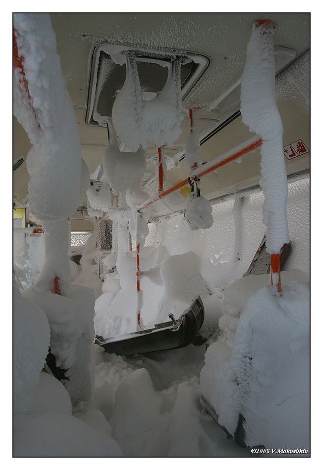 Public transport where it’s very cold (20 pics)
