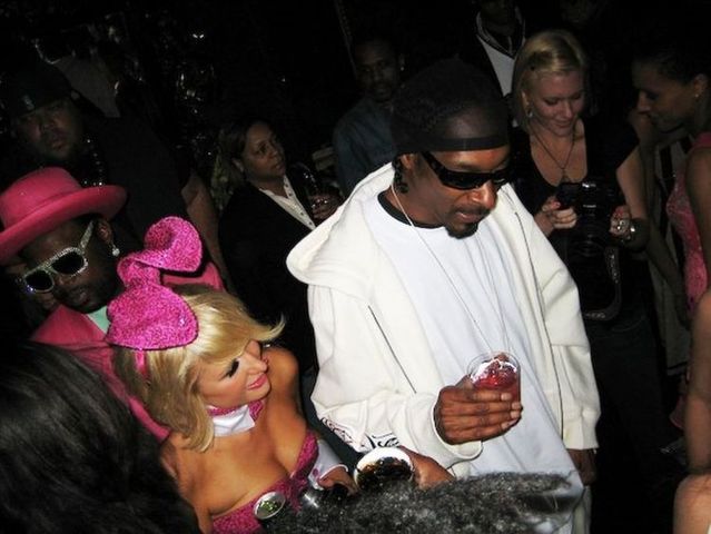 Paris Hilton at Playboy party (6 photos)