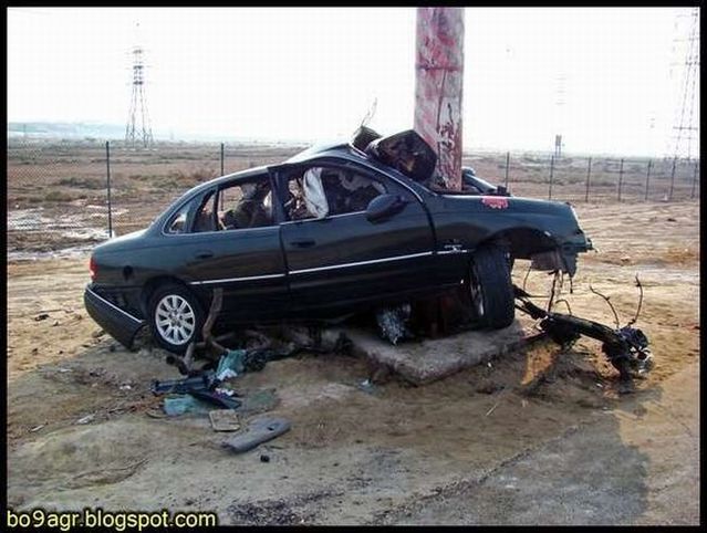 Picture chronicles of road accidents in Kuwait (44 pics)