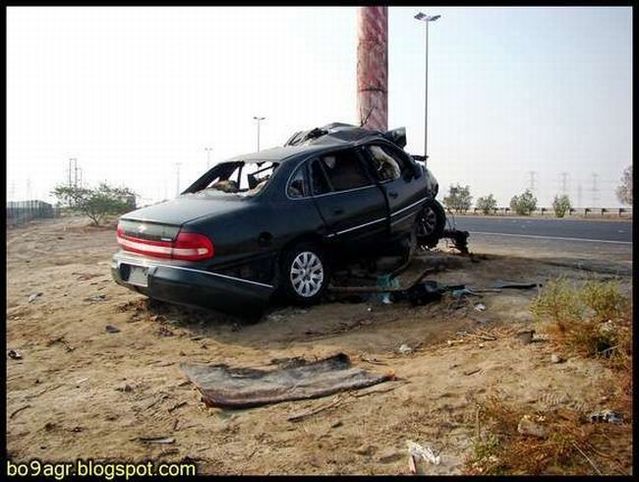 Picture chronicles of road accidents in Kuwait (44 pics)