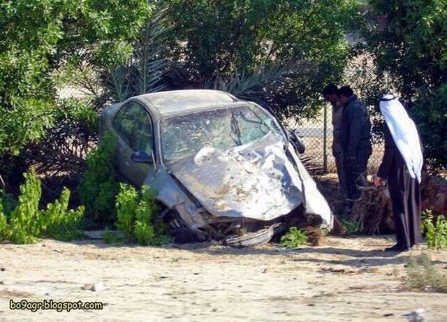 Picture chronicles of road accidents in Kuwait (44 pics)