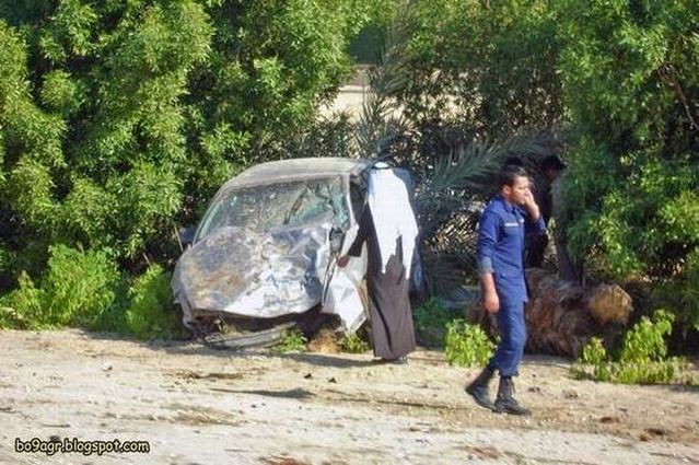 Picture chronicles of road accidents in Kuwait (44 pics)