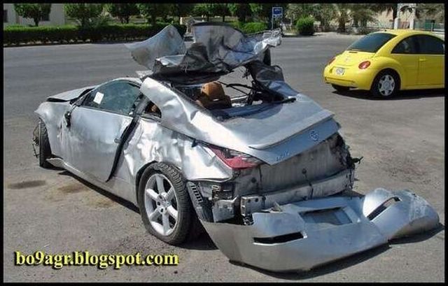 Picture chronicles of road accidents in Kuwait (44 pics)