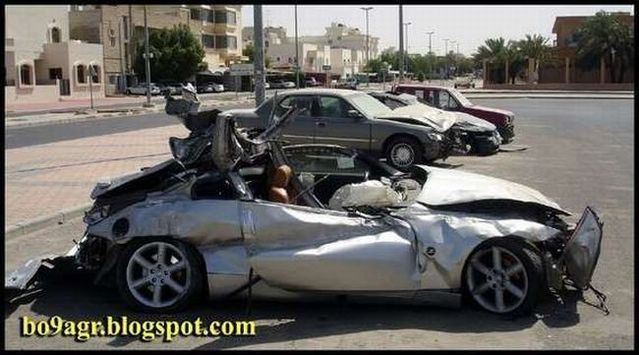 Picture chronicles of road accidents in Kuwait (44 pics)