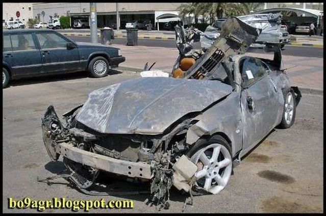 Picture chronicles of road accidents in Kuwait (44 pics)