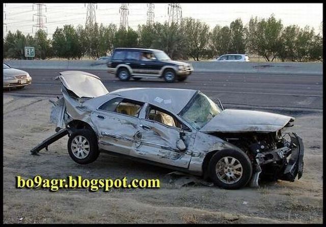 Picture chronicles of road accidents in Kuwait (44 pics)