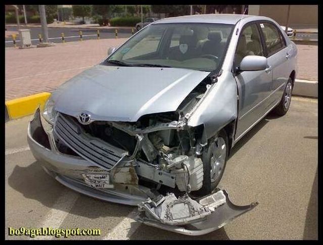 Picture chronicles of road accidents in Kuwait (44 pics)