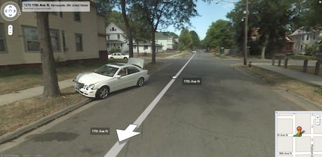20 Crimes Caught on Google Street View (46 pics)