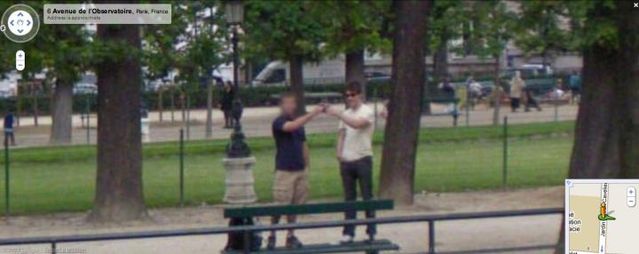20 Crimes Caught on Google Street View (46 pics)
