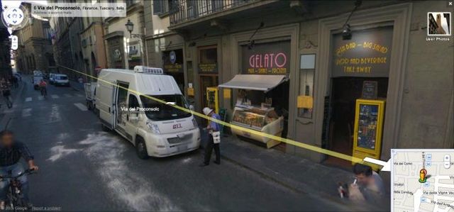 20 Crimes Caught on Google Street View (46 pics)