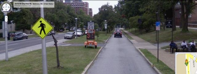 20 Crimes Caught on Google Street View (46 pics)