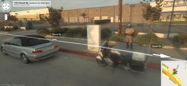20 Crimes Caught on Google Street View (46 pics)