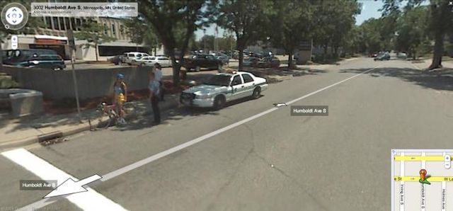 20 Crimes Caught on Google Street View (46 pics)