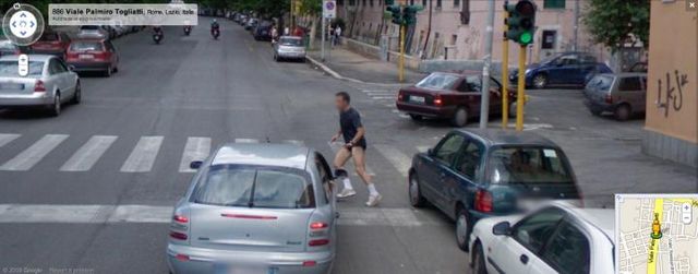 20 Crimes Caught on Google Street View (46 pics)