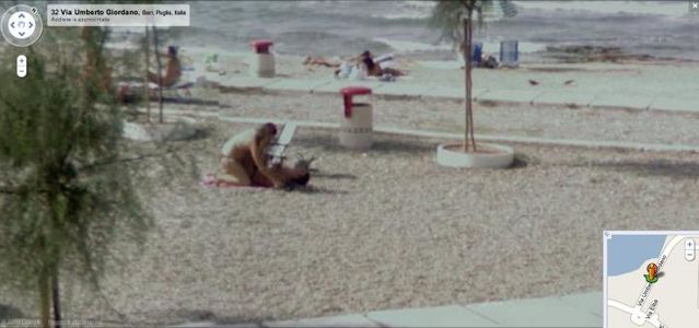 20 Crimes Caught on Google Street View (46 pics)