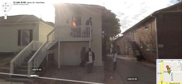 20 Crimes Caught on Google Street View (46 pics)