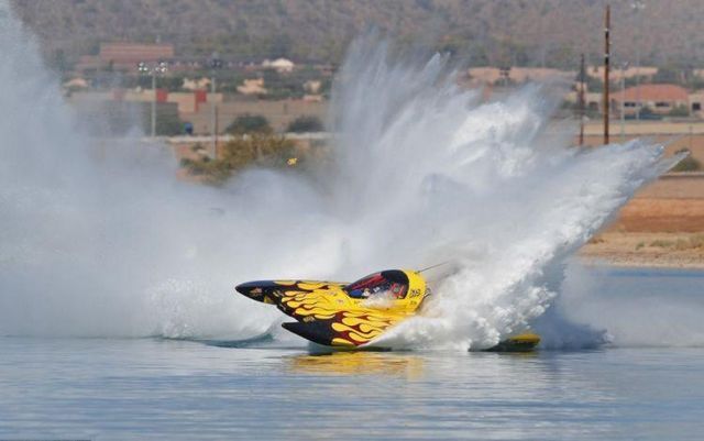 The race with death (7 pics)