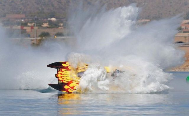 The race with death (7 pics)
