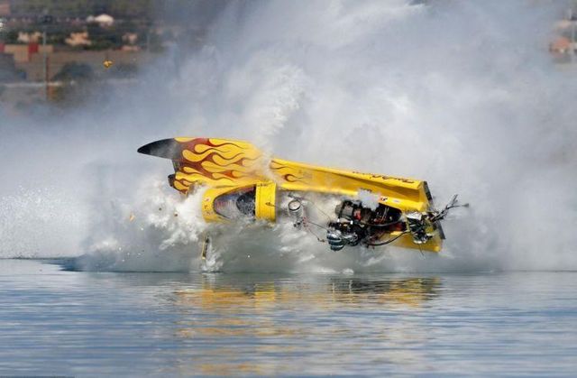 The race with death (7 pics)