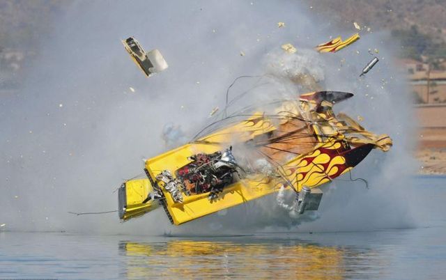 The race with death (7 pics)