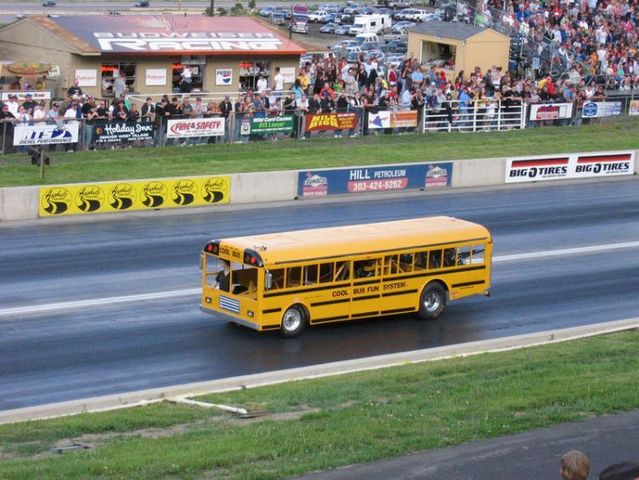 Drag-Racing Buses (6 pictures + 3 videos)