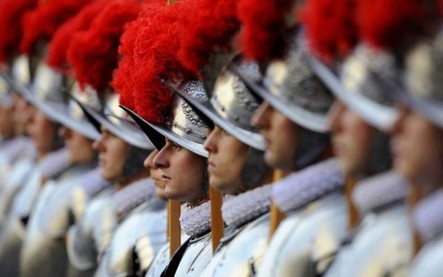 Swiss Guards (12 pics)