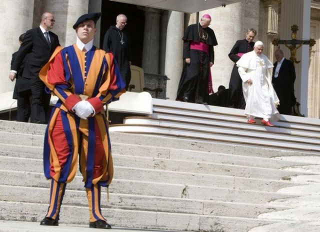 Swiss Guards (12 pics)
