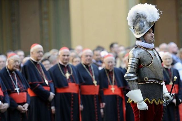 Swiss Guards (12 pics)