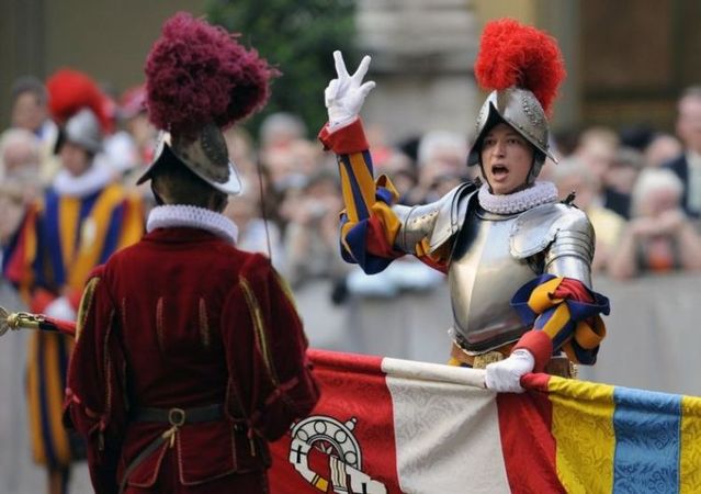 Swiss Guards (12 pics)