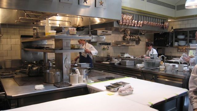 One of the most expensive restaurants in the world (25 pics)
