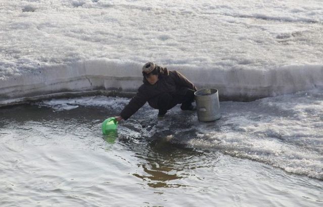 Country where a smile is hardly seen (37 pics)