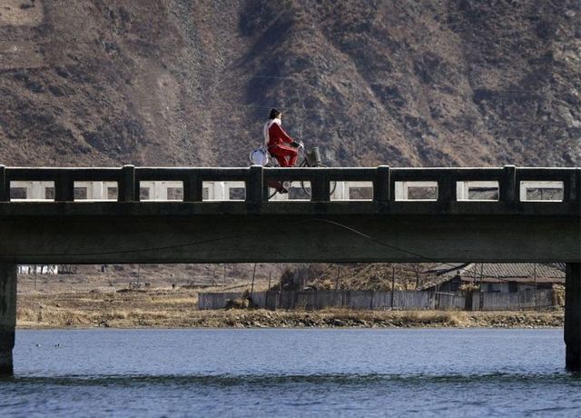 Country where a smile is hardly seen (37 pics)