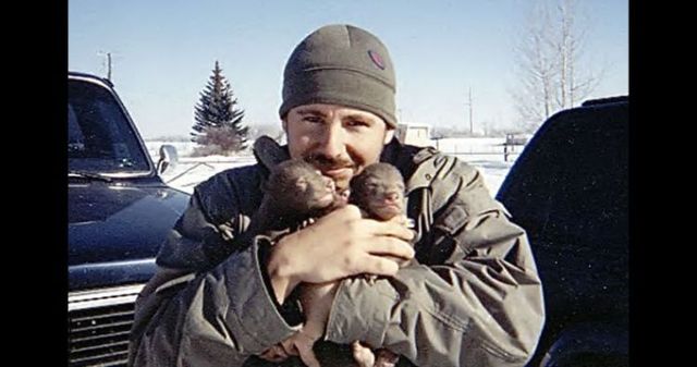 Having a 800-pound grizzly for a friend (23 pics)