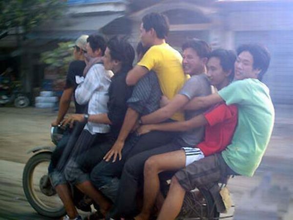 Transporting in Asian way (23 pics)