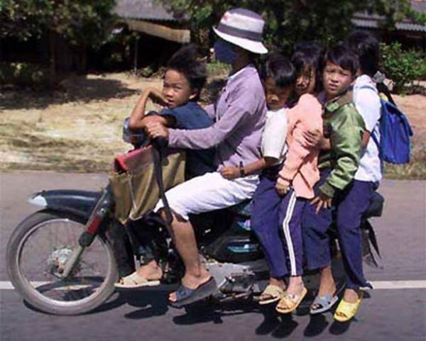 Transporting in Asian way (23 pics)