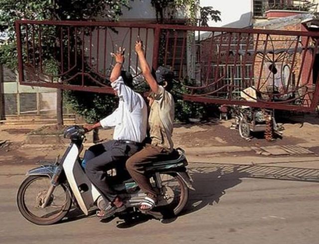 Transporting in Asian way (23 pics)