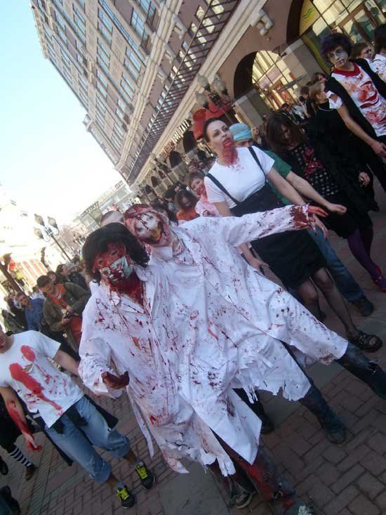 Zombie march in Moscow (10 photos)
