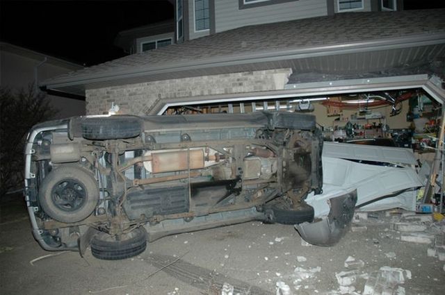 Two ridiculous accidents (20 photos + 1 video)