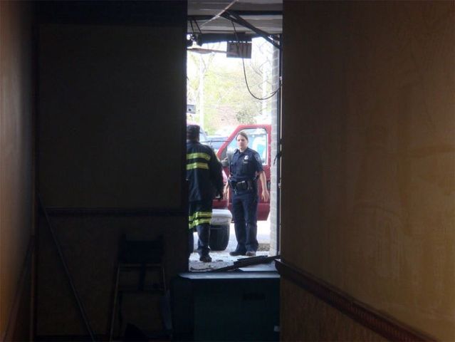 Two ridiculous accidents (20 photos + 1 video)