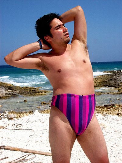 Why men should keep their clothes on (12 pics + text)