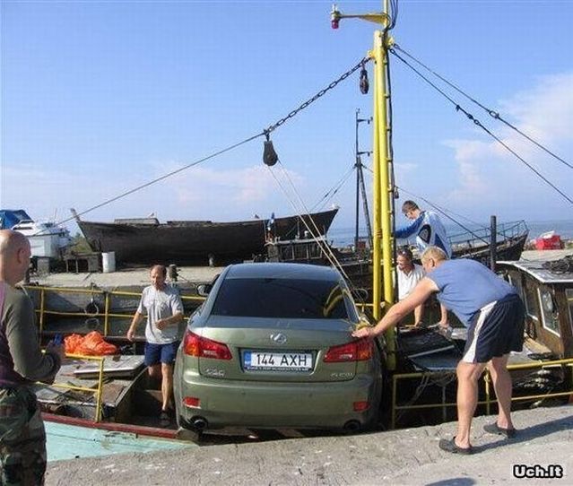 Dangerous car transport (8 pics)