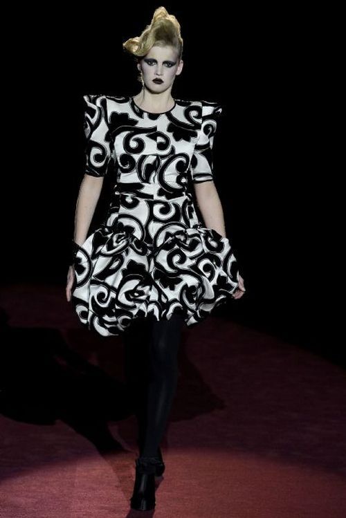 Photo model Lara Stone (25 pics)