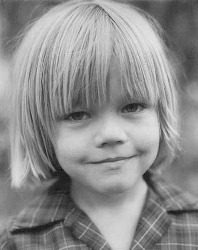 LEONARDO DI CAPRIO from childhood to Hollywood superstar (21 pics + text)
