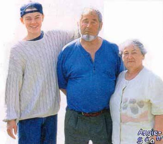 LEONARDO DI CAPRIO from childhood to Hollywood superstar (21 pics + text)