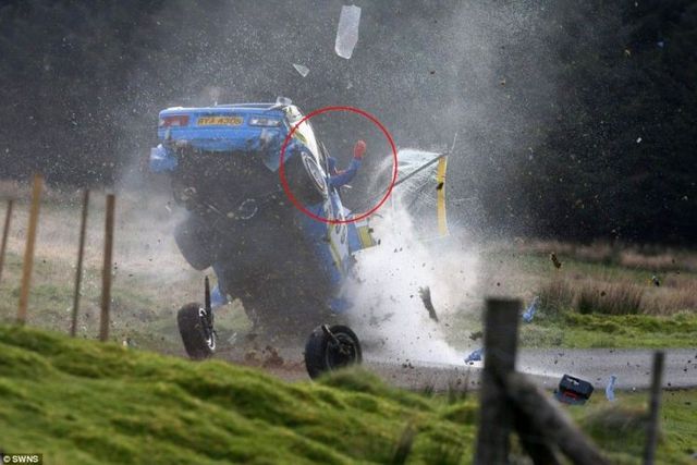 Real car miracle! (3 pics + 1 video)