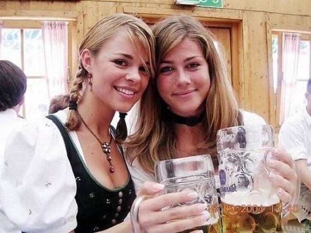 Girls on Friday and Saturday (21 pics)